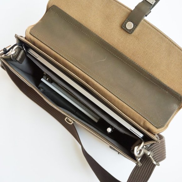 NWOT Skagen water resistant canvas messenger bag / briefcase - Picture 9 of 11